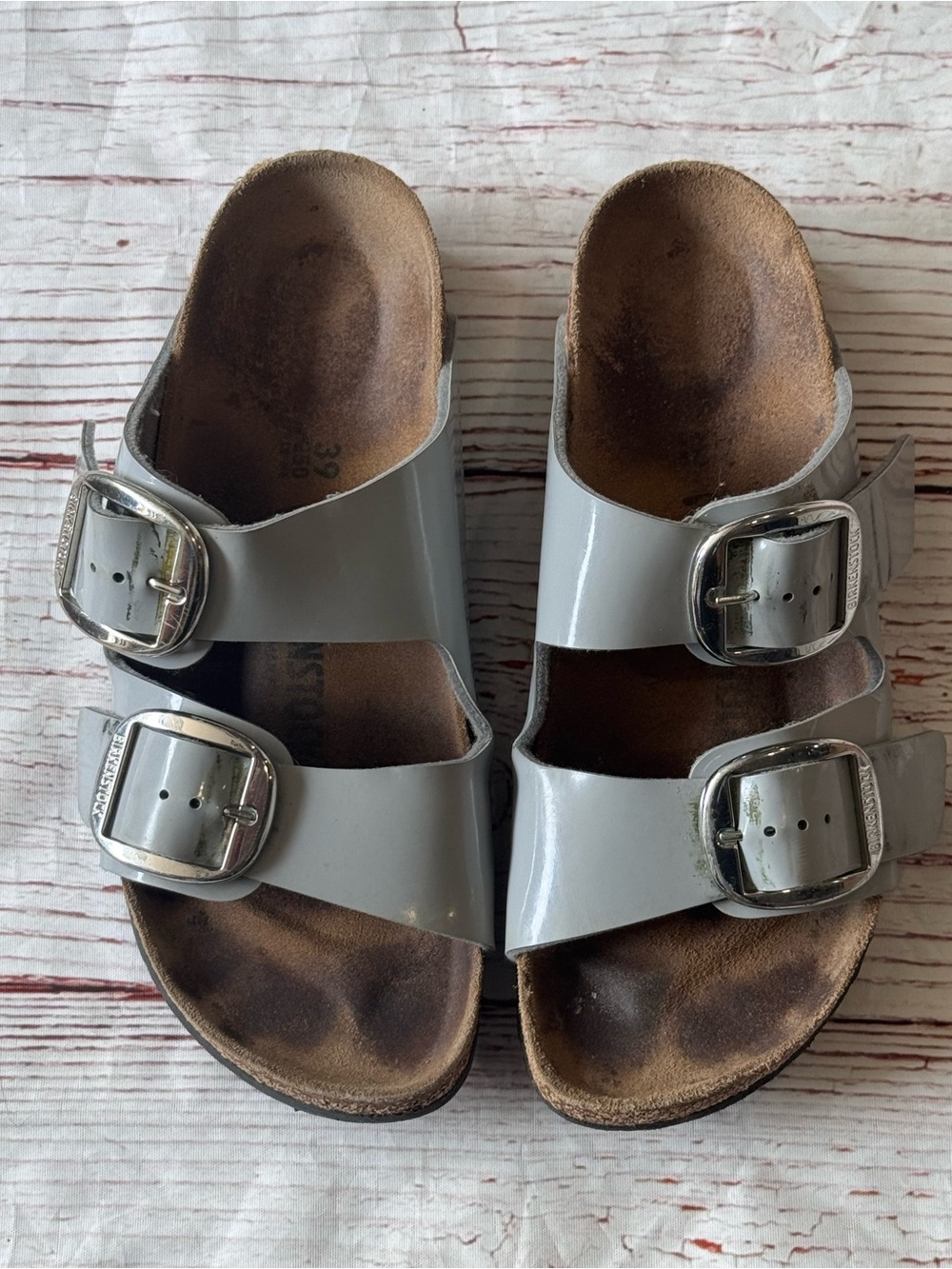 Birkenstock Arizona Birko-Flor Sandal in Patent Alloy Sz 39 - Picture 6 of 14